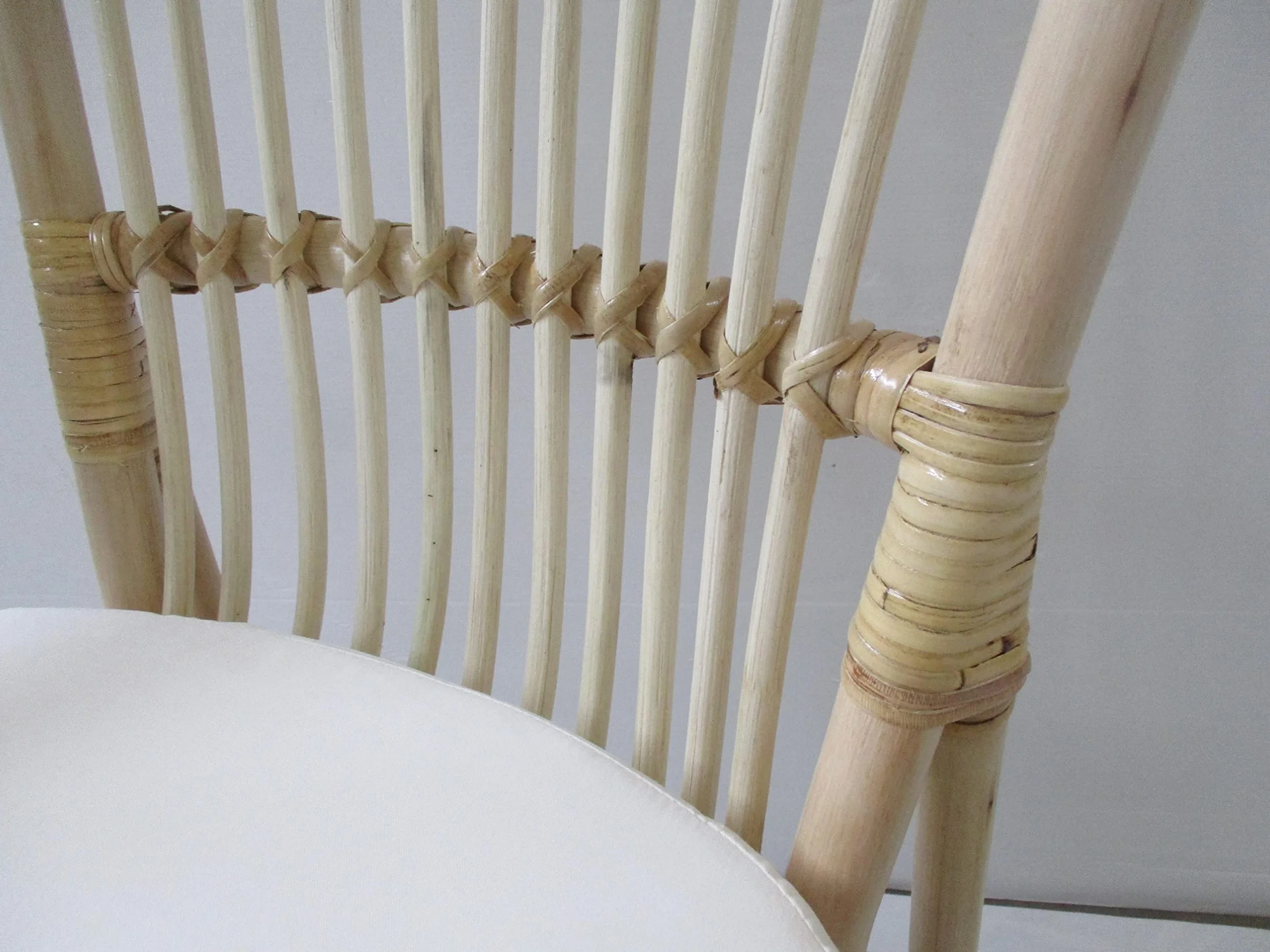 poltrona vimini rattan naturale comoda e molto robusta con cuscino sfoderabile