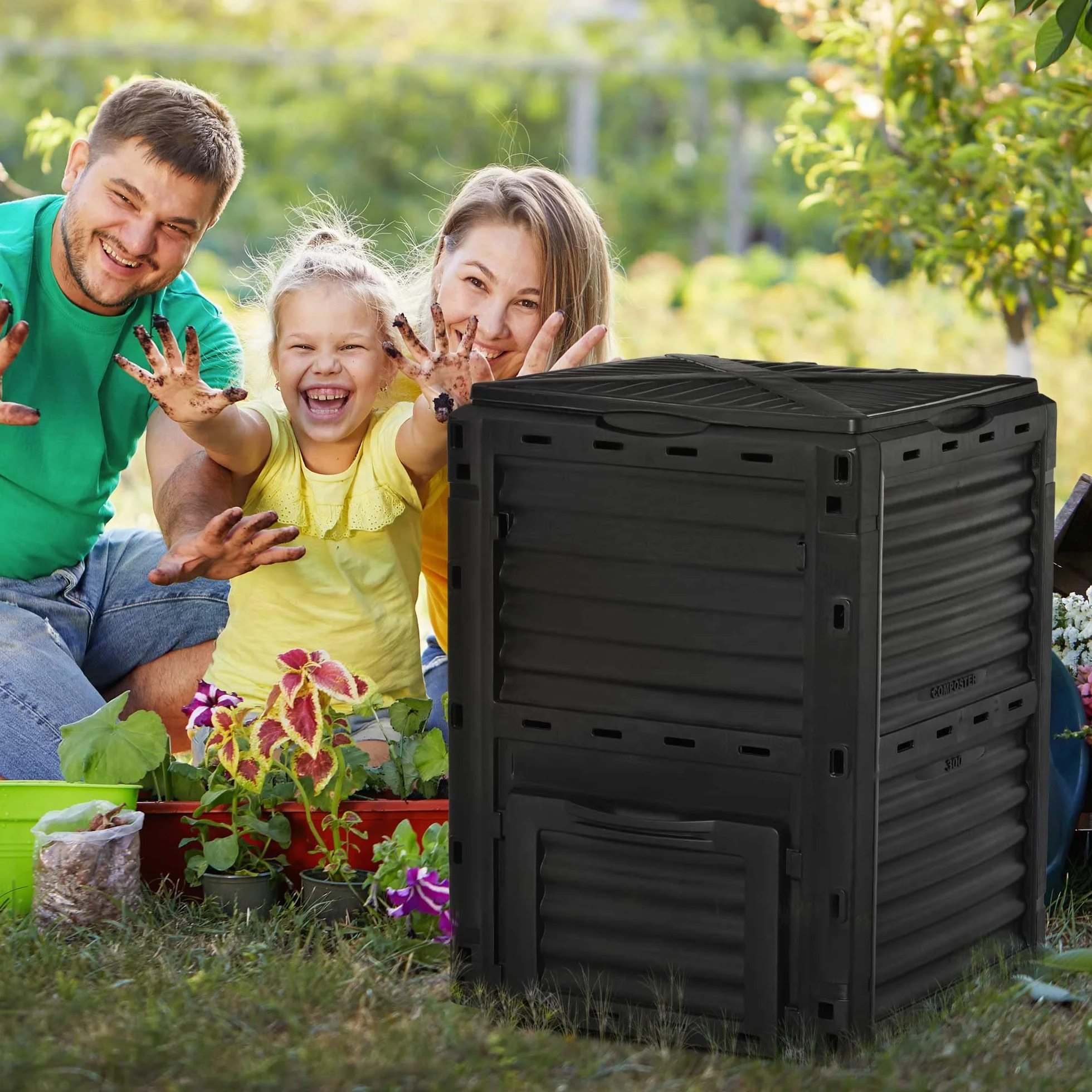 Outsunny Compostiera da Giardino 300L Plastica Nera con Coperchio a Incastro
