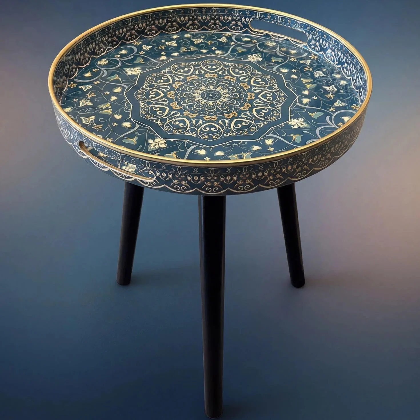 Tavoli laterali rotondi da esterno con 3 gambe in legno staccabili, tavolino versatile con vassoio, perfetto per tavolino da caffè rotondo, tè e momenti di relax 45 cm (Labirinto blu)