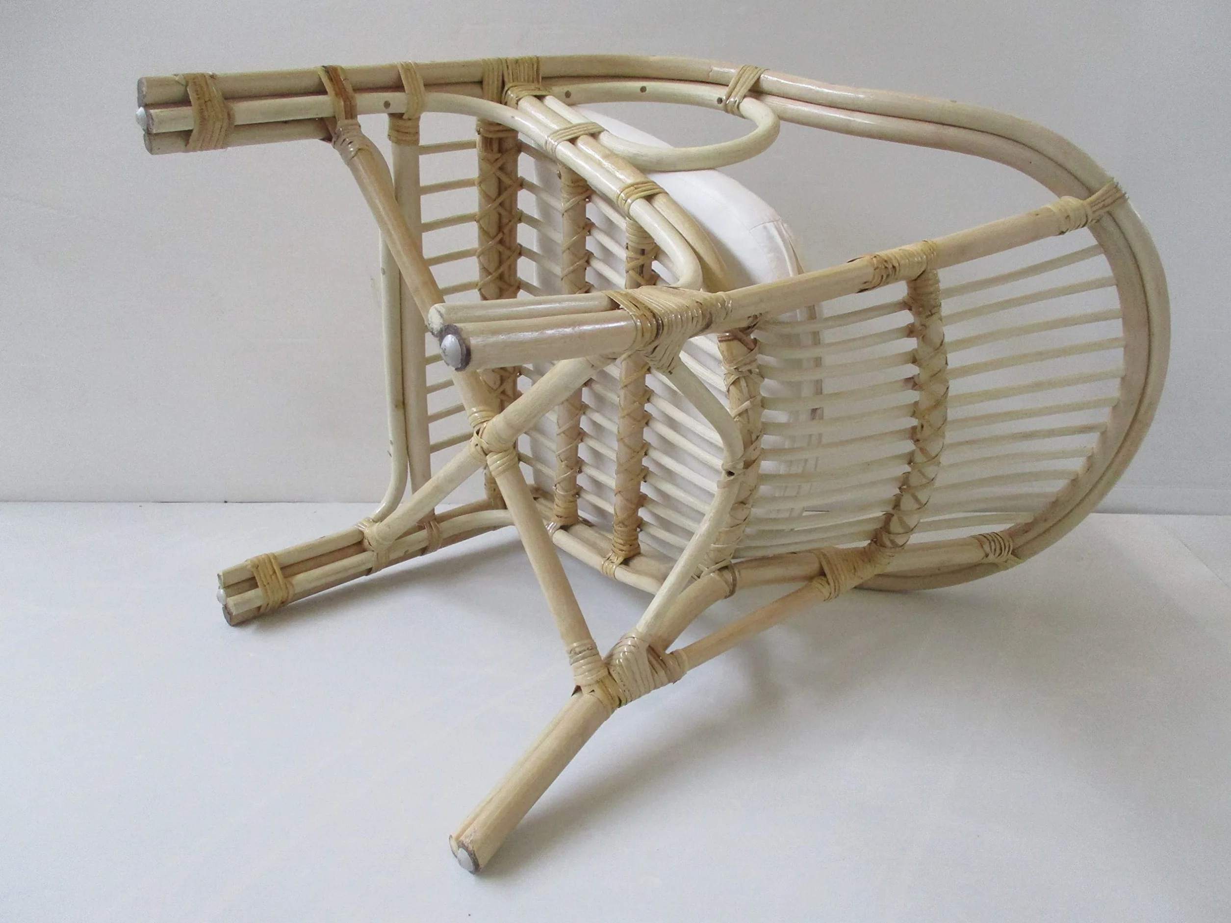 poltrona vimini rattan naturale comoda e molto robusta con cuscino sfoderabile