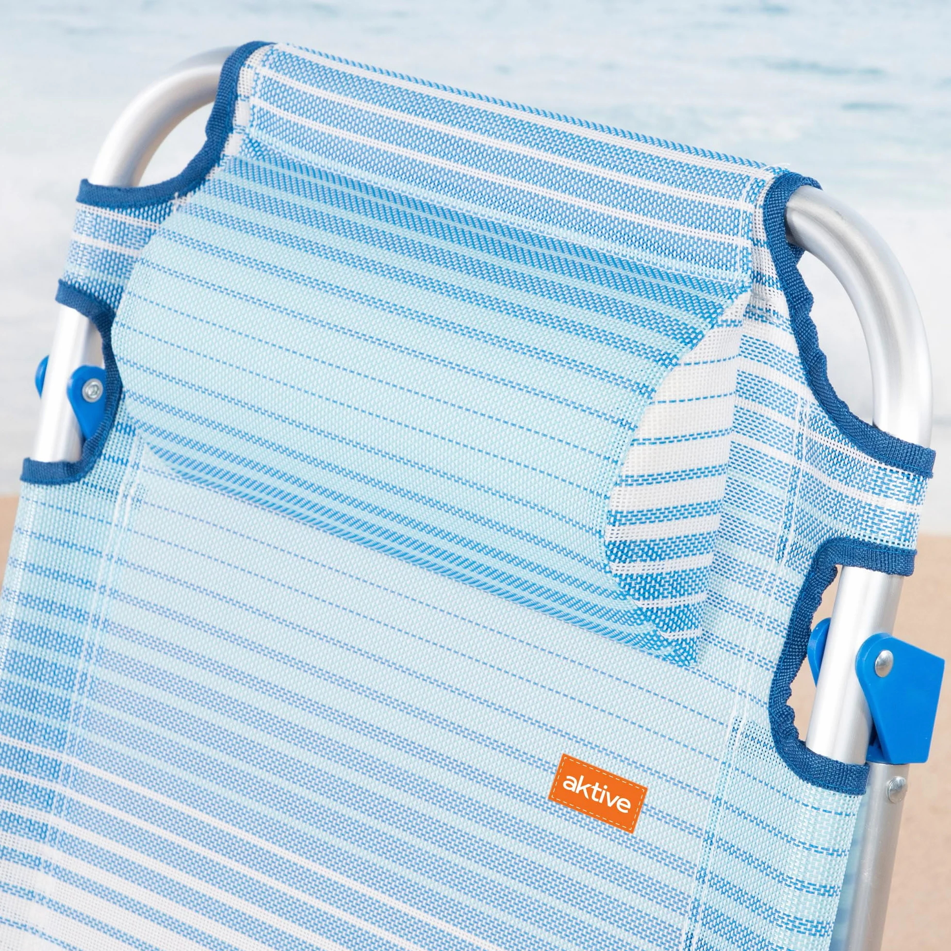 AKTIVE Confezione da 2 sedie da spiaggia pieghevoli e reclinabili, blu a righe, 48 x 60 x 90 cm, 5 posizioni, cuscino imbottito, maniglia a spalla, braccioli ergonomici, fermaporta ribaltabile