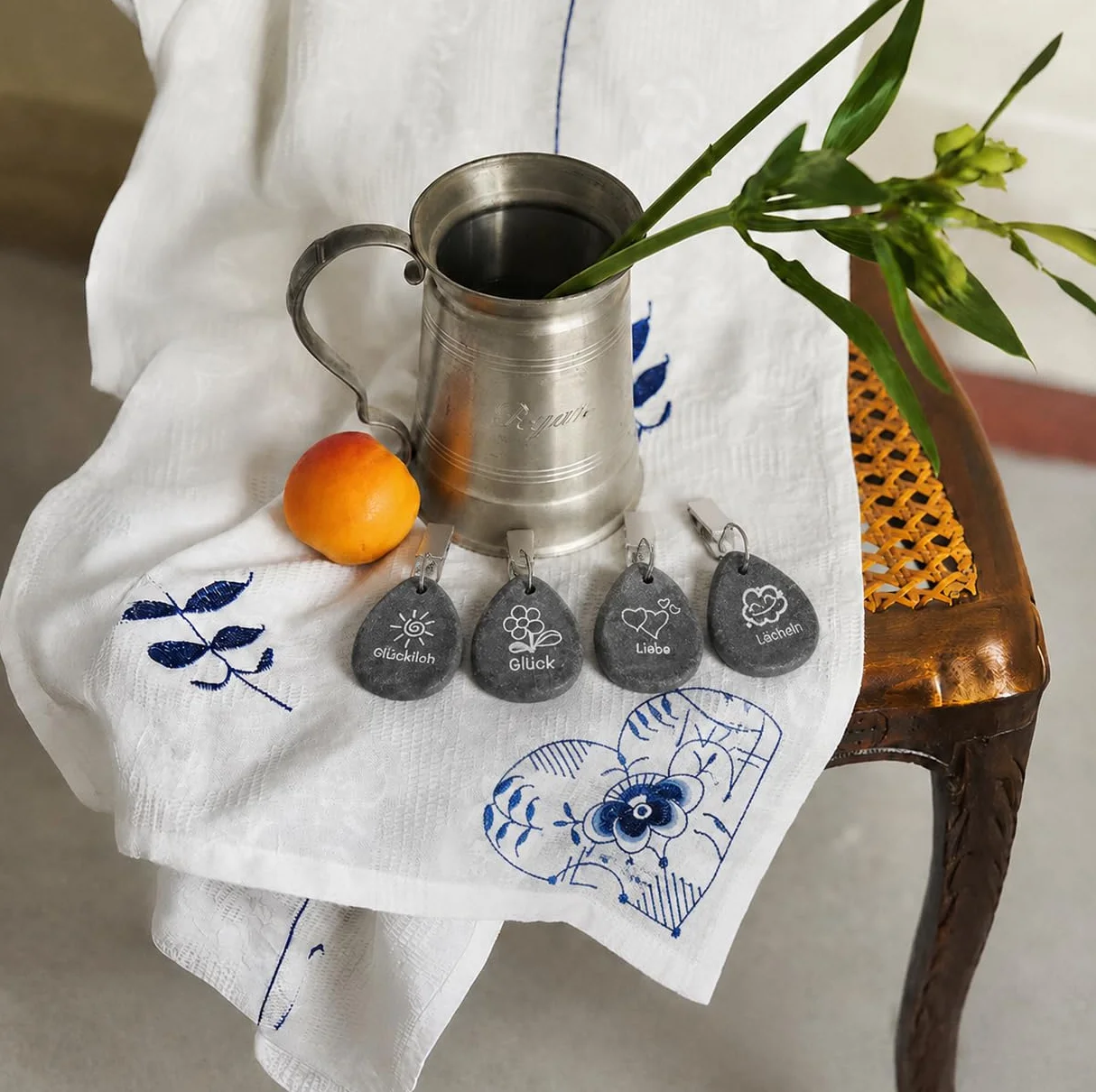 8 Pesi per Tovaglia in Marmo con Clip, Alta qualità e Stabilità, Ideali per Interni ed Esterni, Accessori Antivento per Tovaglie di Cucina, Giardino e Feste (Marmo Grigio)