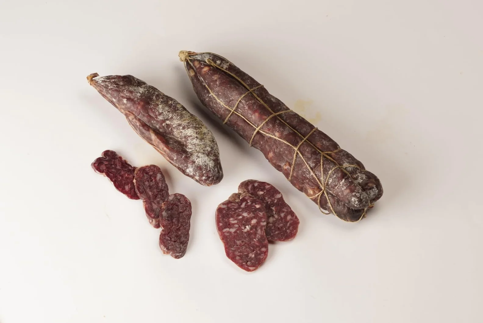 La Cigolina – Salame di Wagyu 200g + Salame di Frisona 400g | Salumi bovini artigianali 100% italiani | A basso contenuto di grassi, ricchi di gusto e Omega 3 | Stagionati e naturali