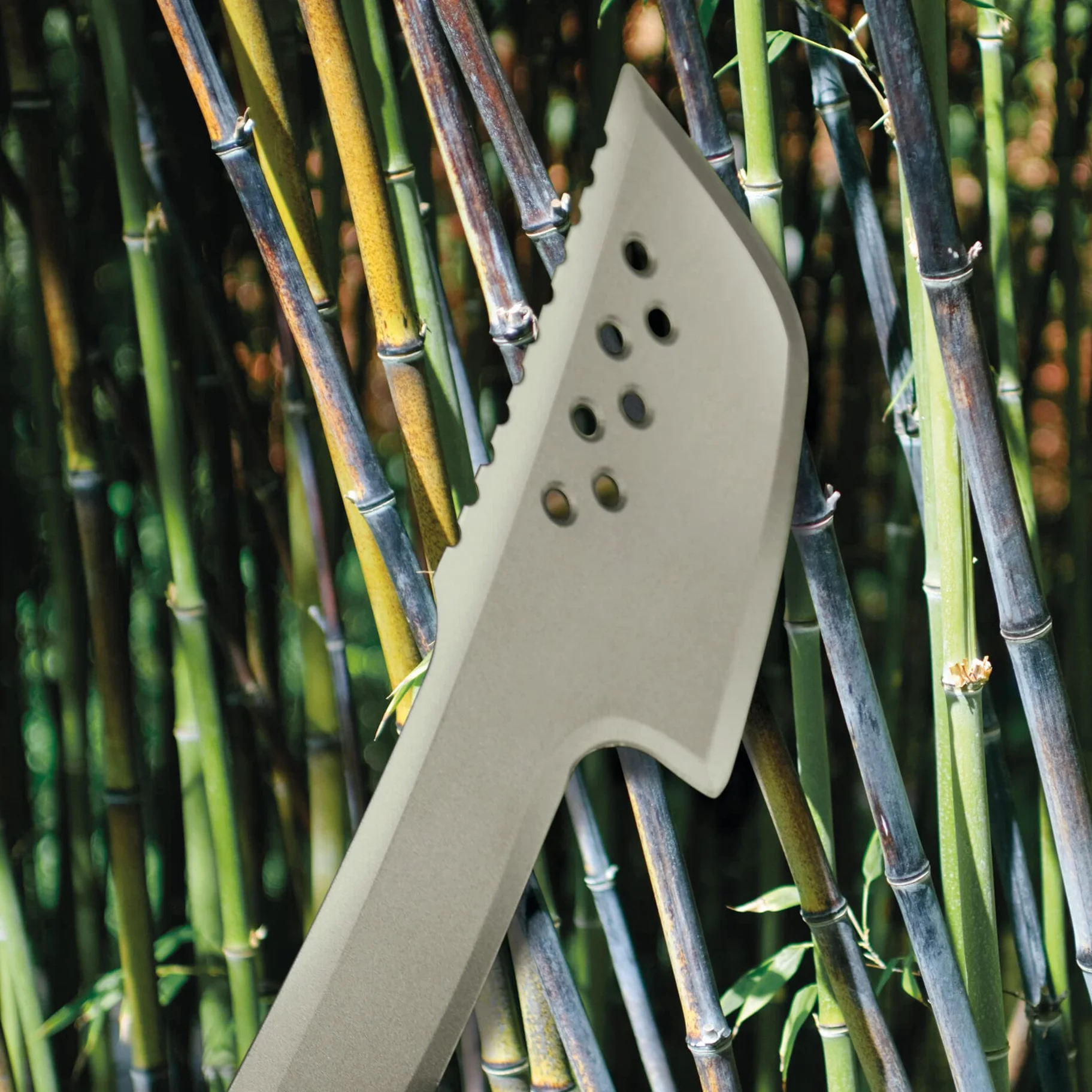 Fiskars Machete-Ascia 46 cm, Lama in Acciaio Temprato, Fodero in Nylon, Nero/Arancione