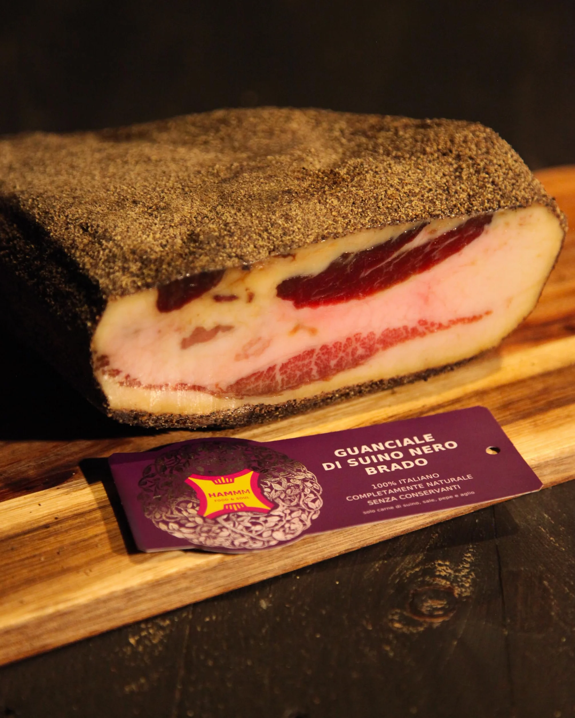 Guanciale di Suino Nero Brado, Salume Artigianale, 850g, Stagionato 4 Mesi, con Sale, Pepe e Aglio, Ideale per Carbonara