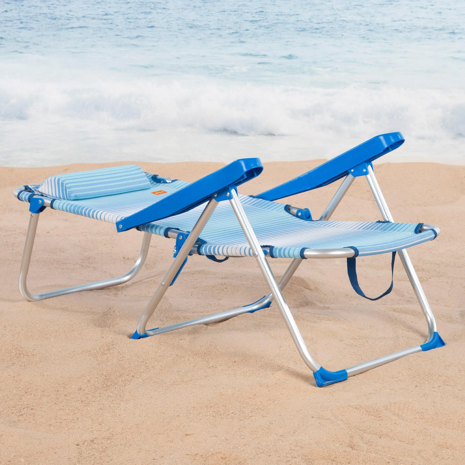 AKTIVE Confezione da 2 sedie da spiaggia pieghevoli e reclinabili, blu a righe, 48 x 60 x 90 cm, 5 posizioni, cuscino imbottito, maniglia a spalla, braccioli ergonomici, fermaporta ribaltabile