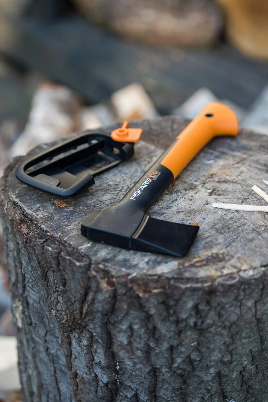 Fiskars Ascia da Taglio 35.5 cm Rivestimento Antiaderente Acciaio Plastica Fibra di Vetro Nero Arancione X7-XS