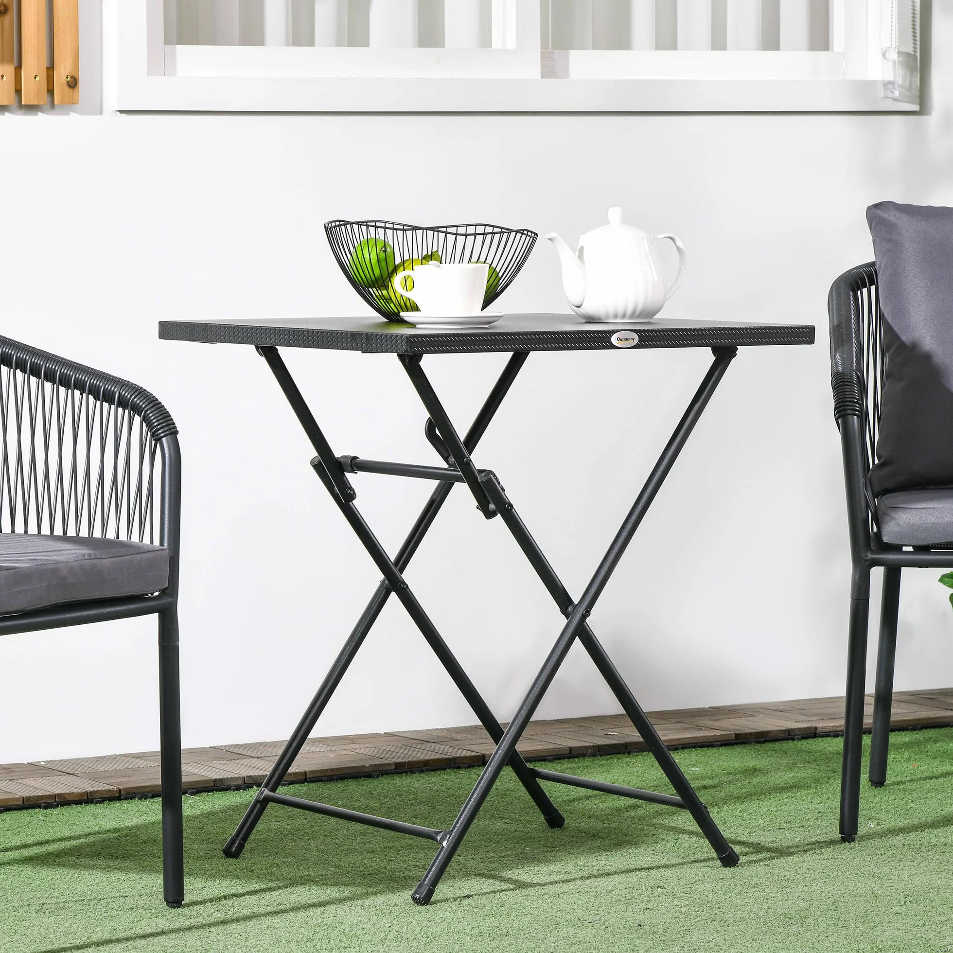 Outsunny Tavolino Pieghevole Quadrato con Piedini Antiscivolo, Tavolino da Esterni in Acciaio, 60x60x71 cm, Nero